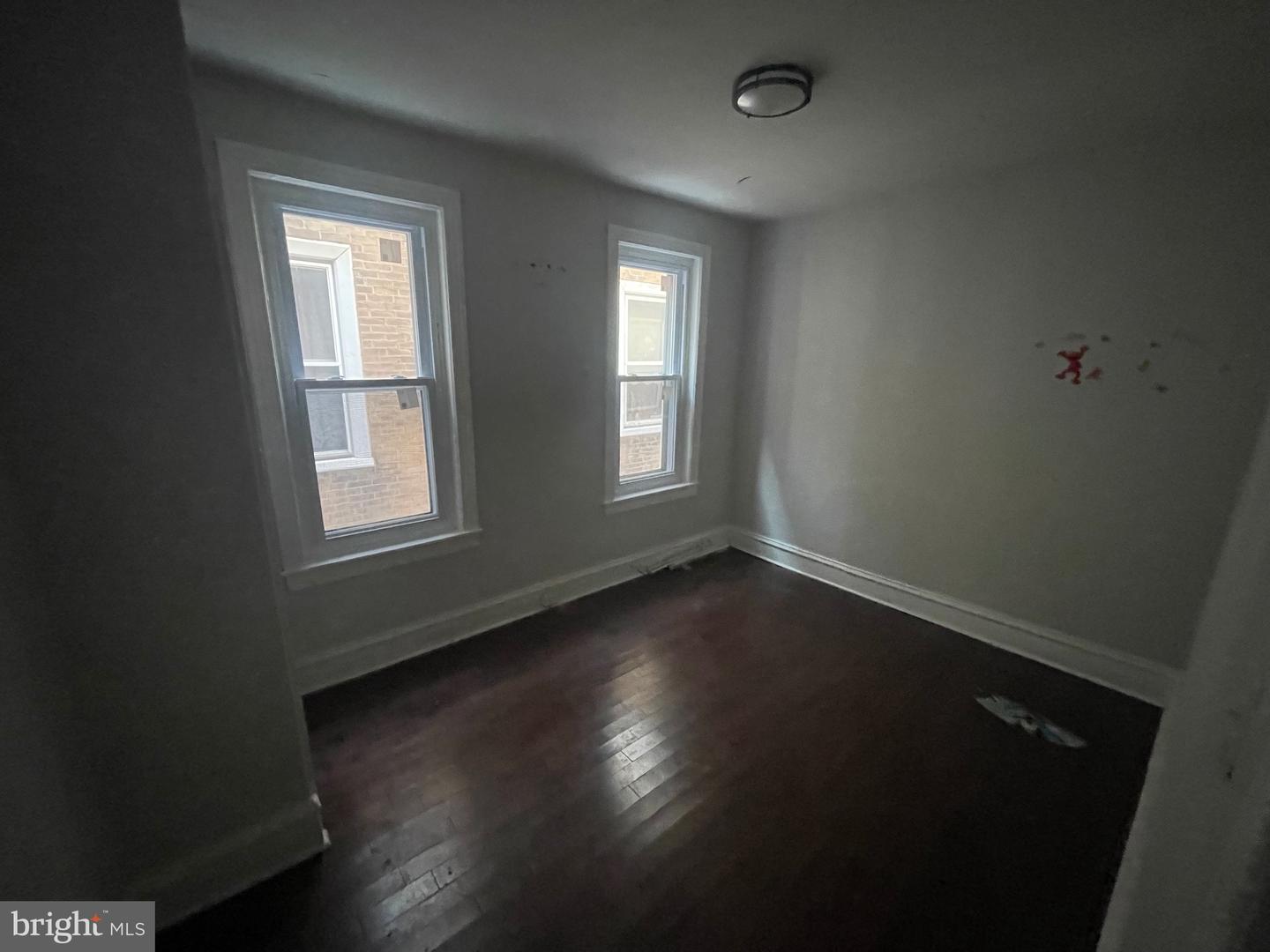 6015 Catharine St Property Photo 9