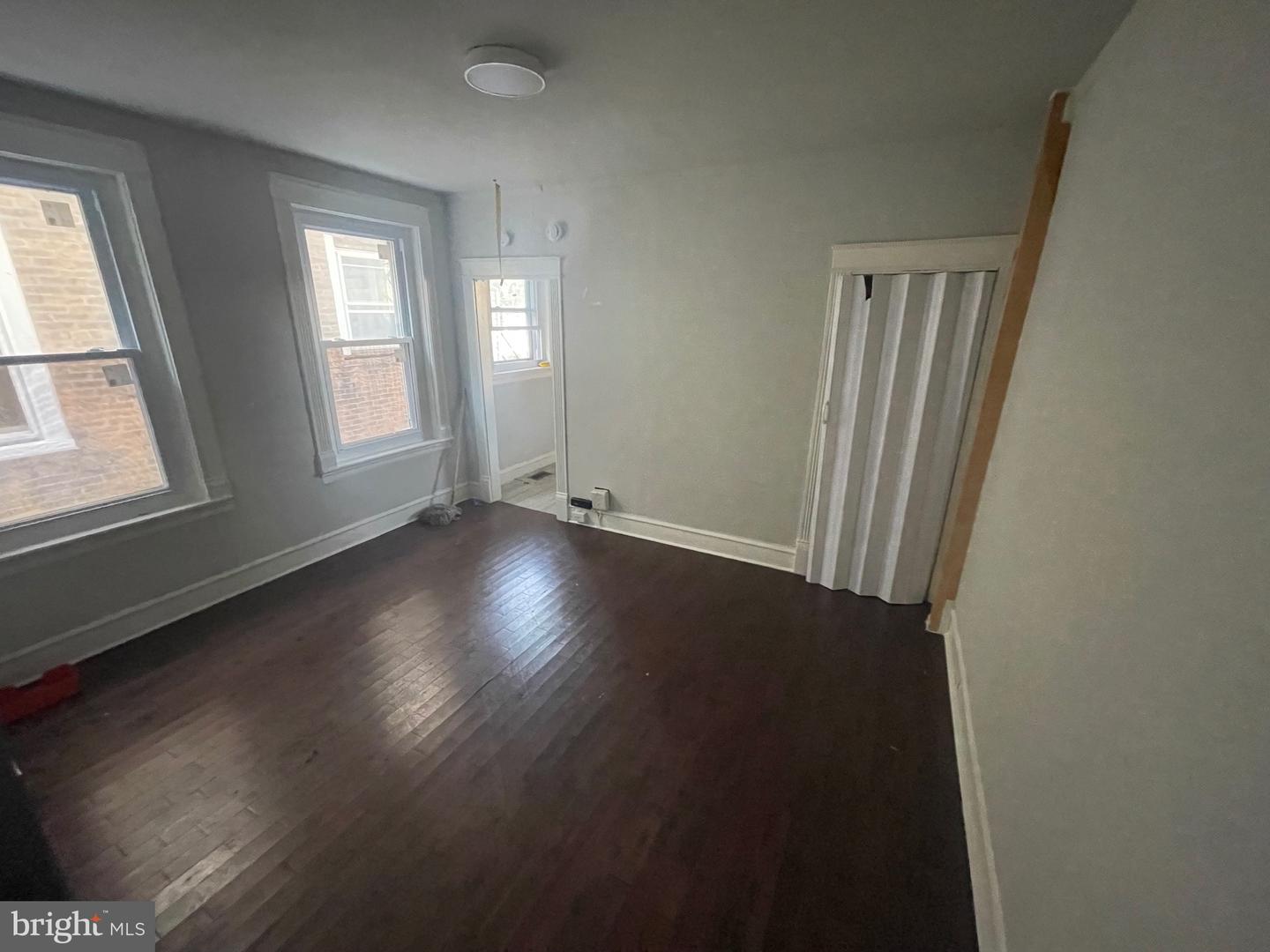 6015 Catharine St Property Photo 10