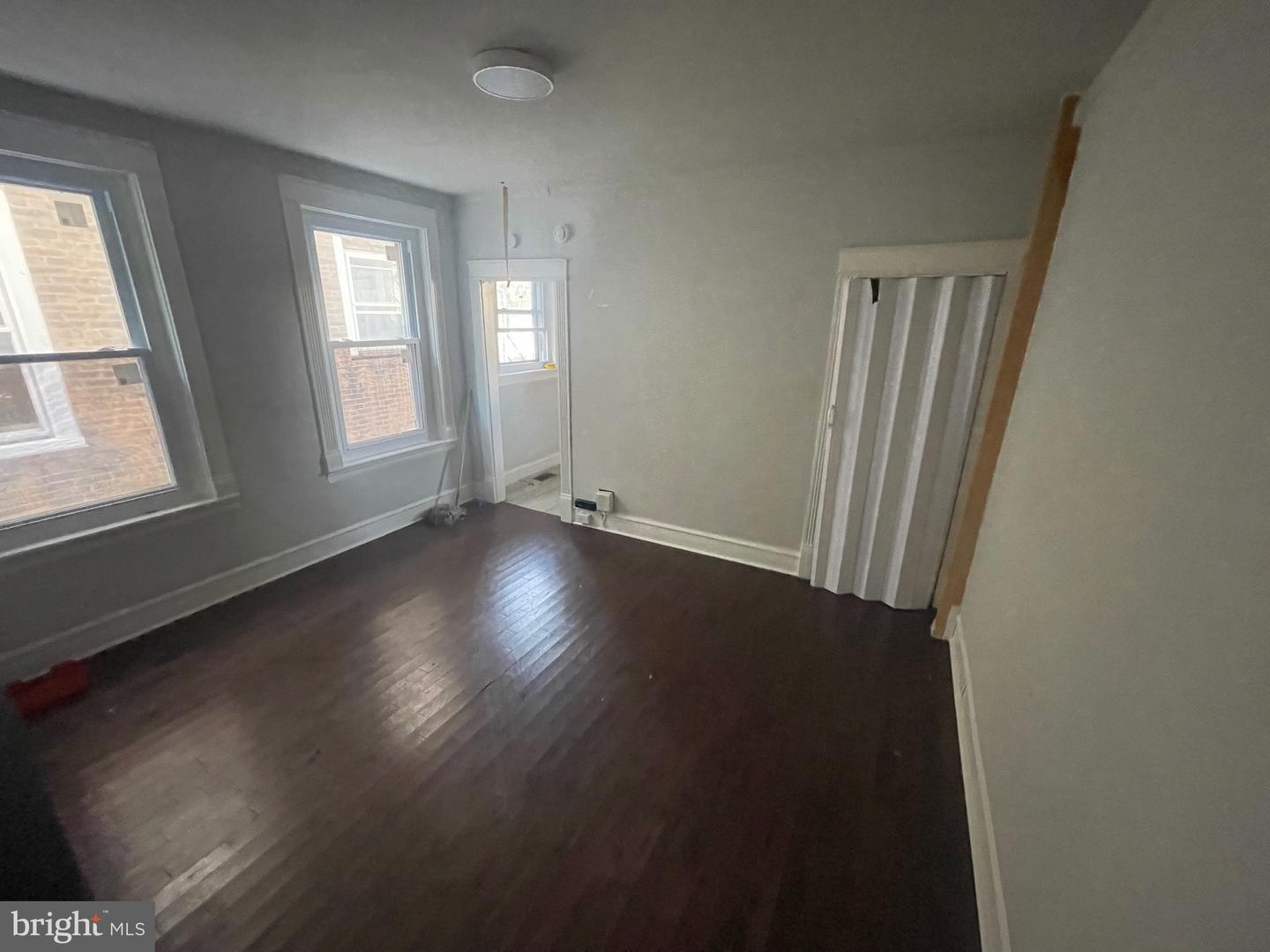 6015 Catharine St Property Photo 11