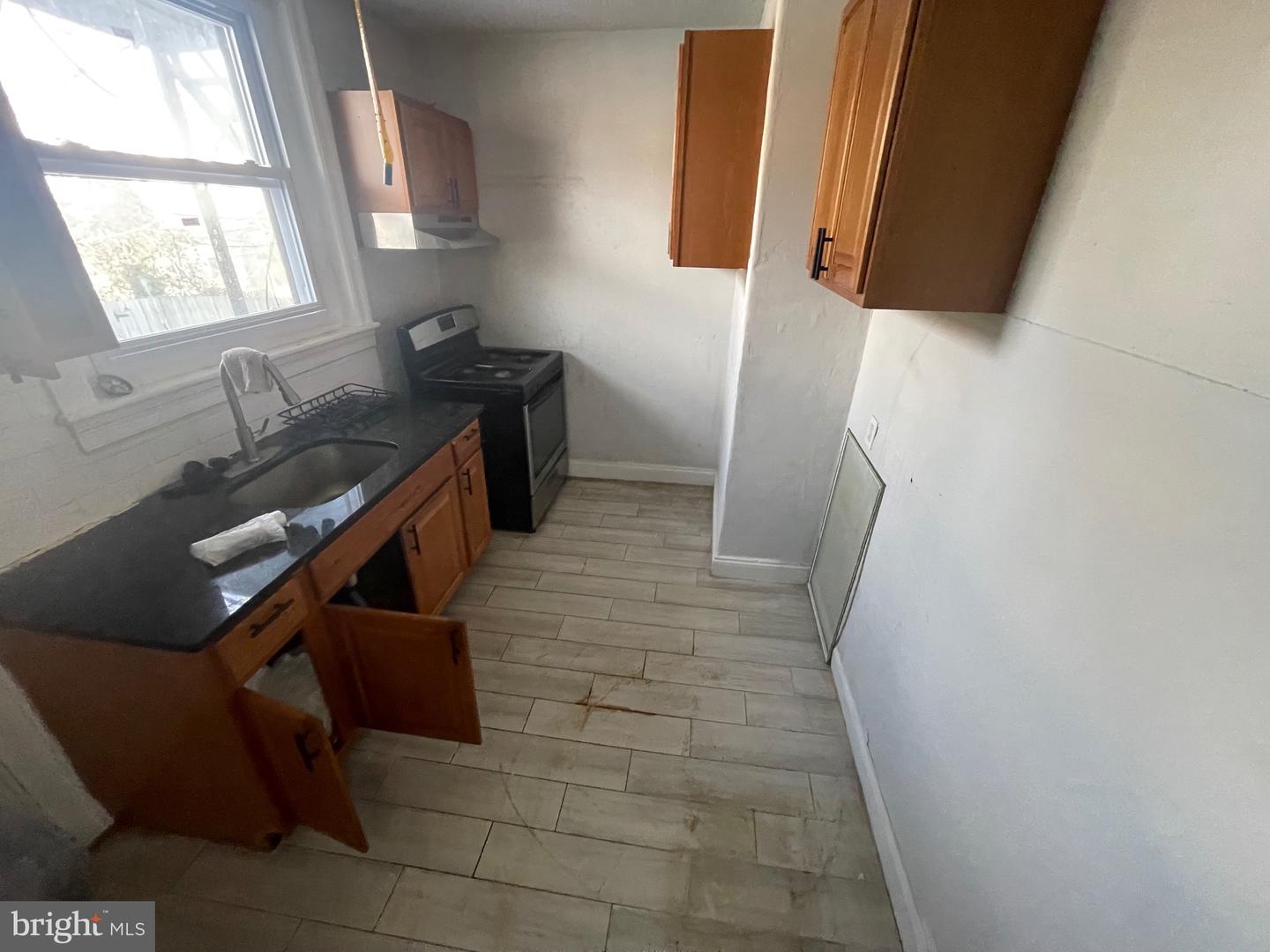 6015 Catharine St Property Photo 13