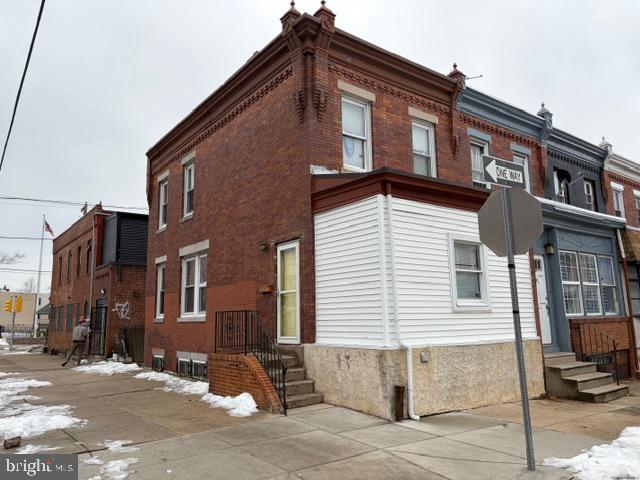 2501-04-06-07-13 S Gross St Property Photo 1