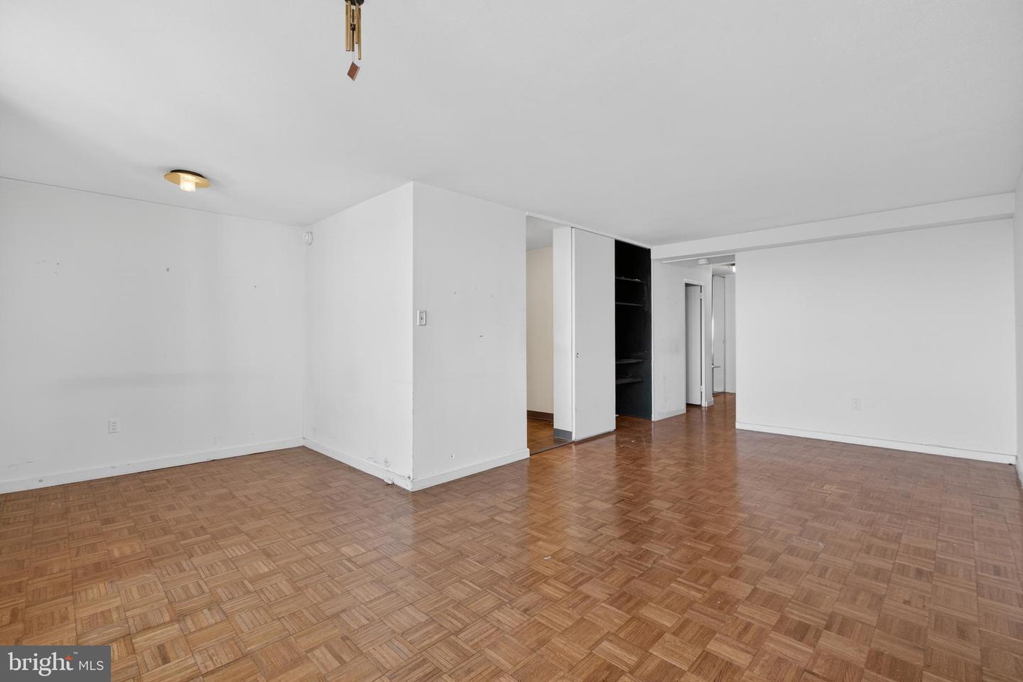 604-36 S Washington Sq #2506 Property Photo 5