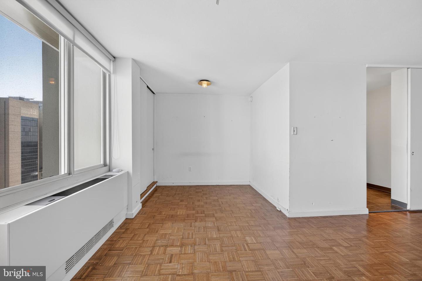 604-36 S Washington Sq #2506 Property Photo 8
