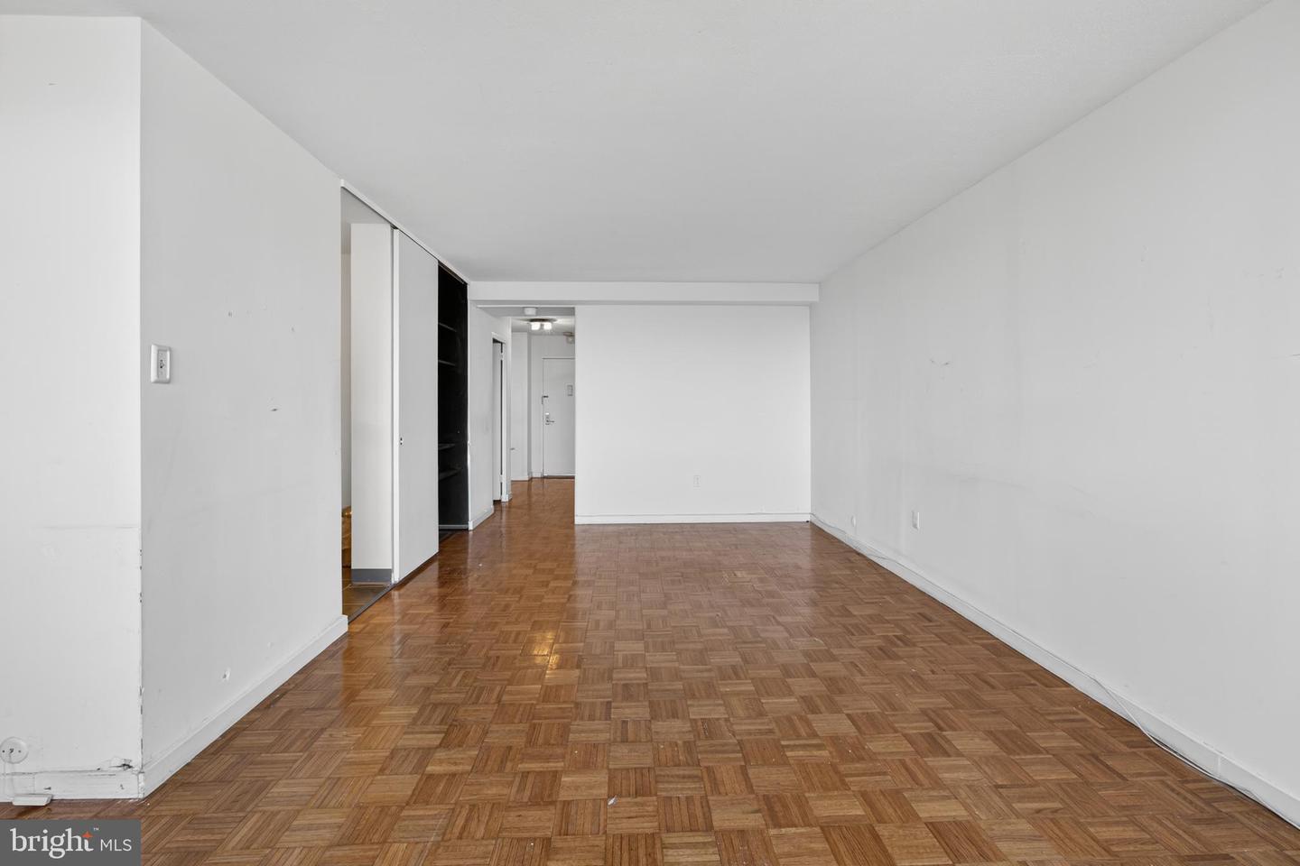 604-36 S Washington Sq #2506 Property Photo 9