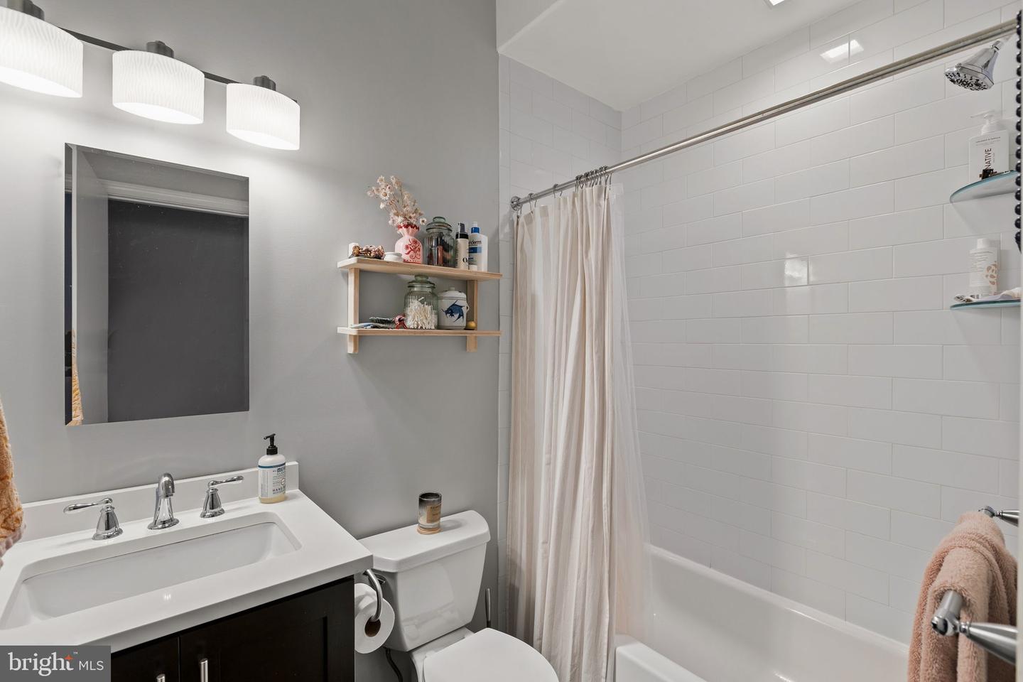 729 S 12th St #200 Property Photo 8