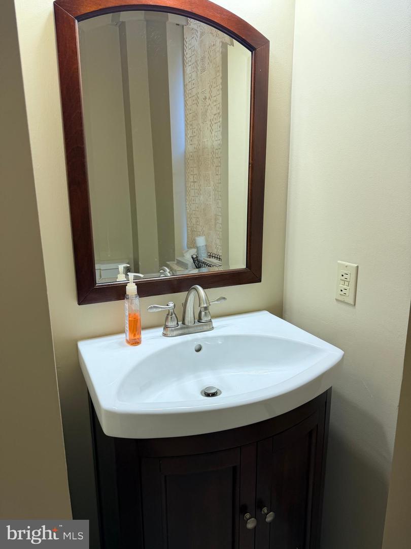 1313 Wolf St Property Photo 19