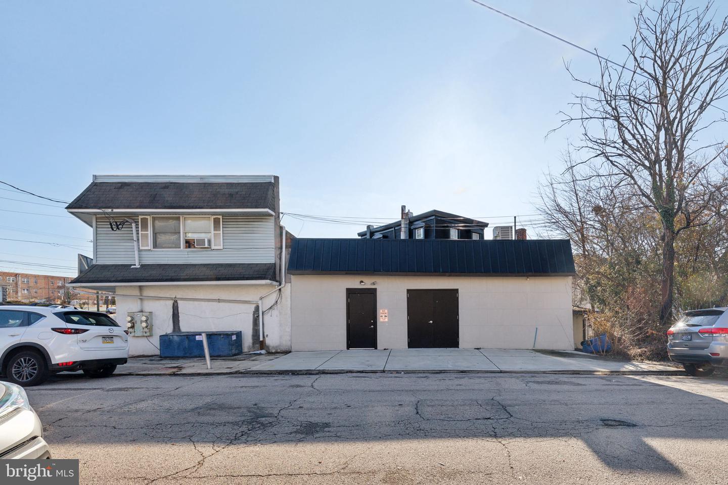 5460 Ridge Ave Property Photo 8