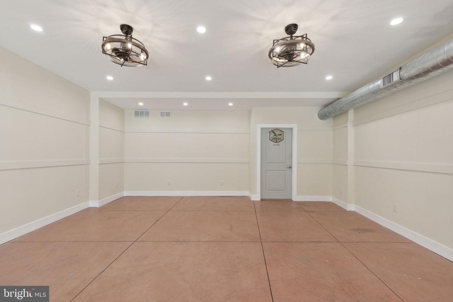 5460 Ridge Ave Property Photo 16