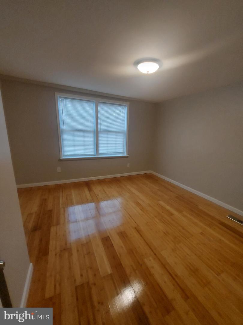 3139 Janney St Property Photo 7