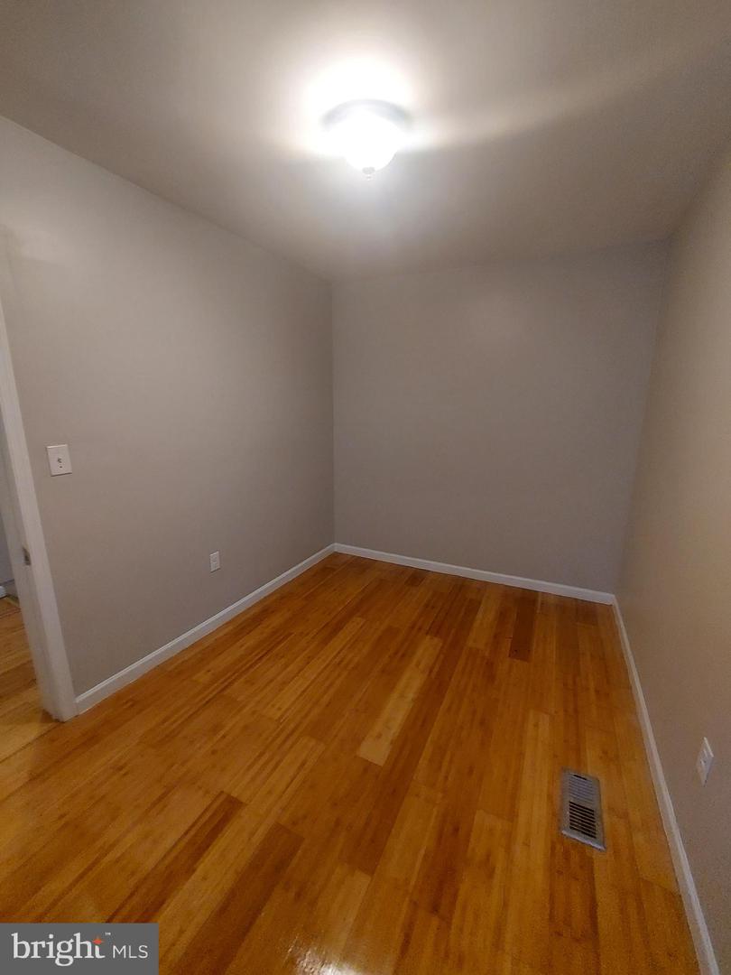 3139 Janney St Property Photo 9