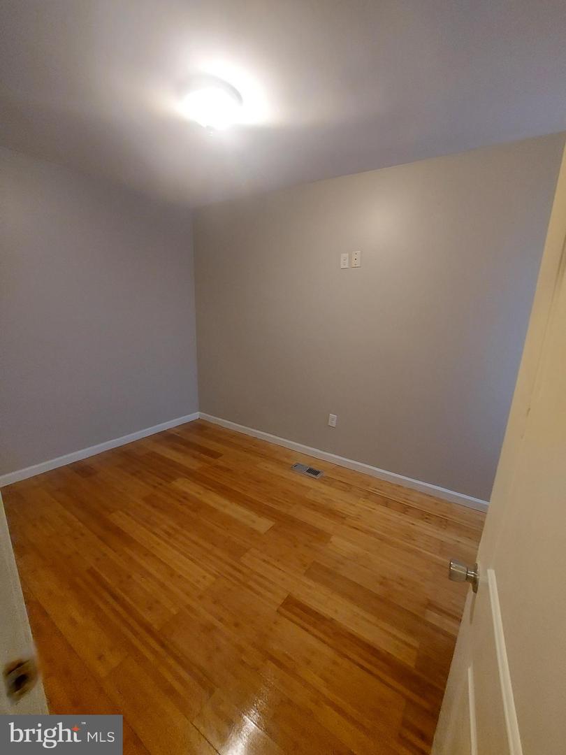 3139 Janney St Property Photo 10