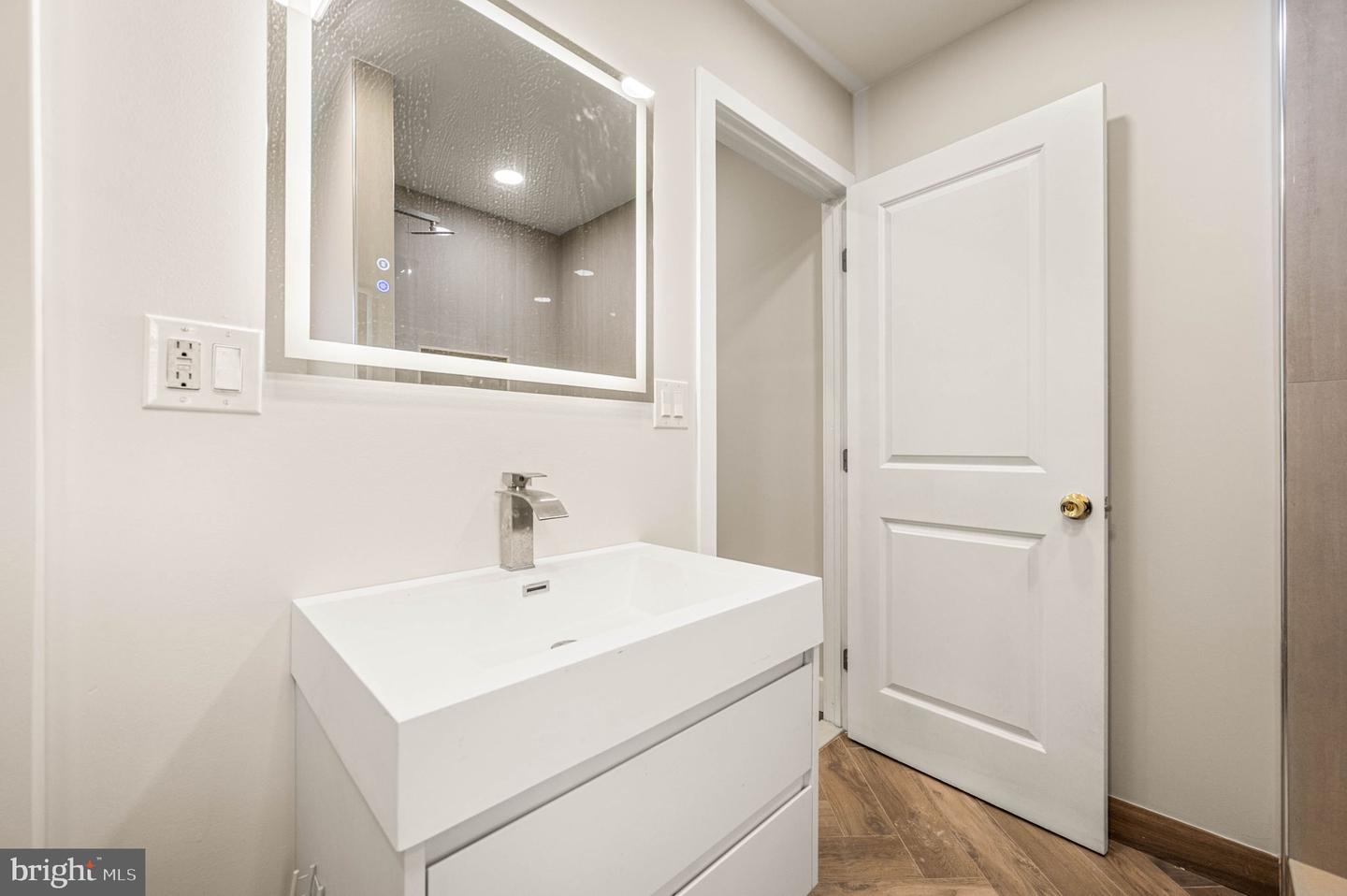 2131 E Monmouth St Property Photo 16