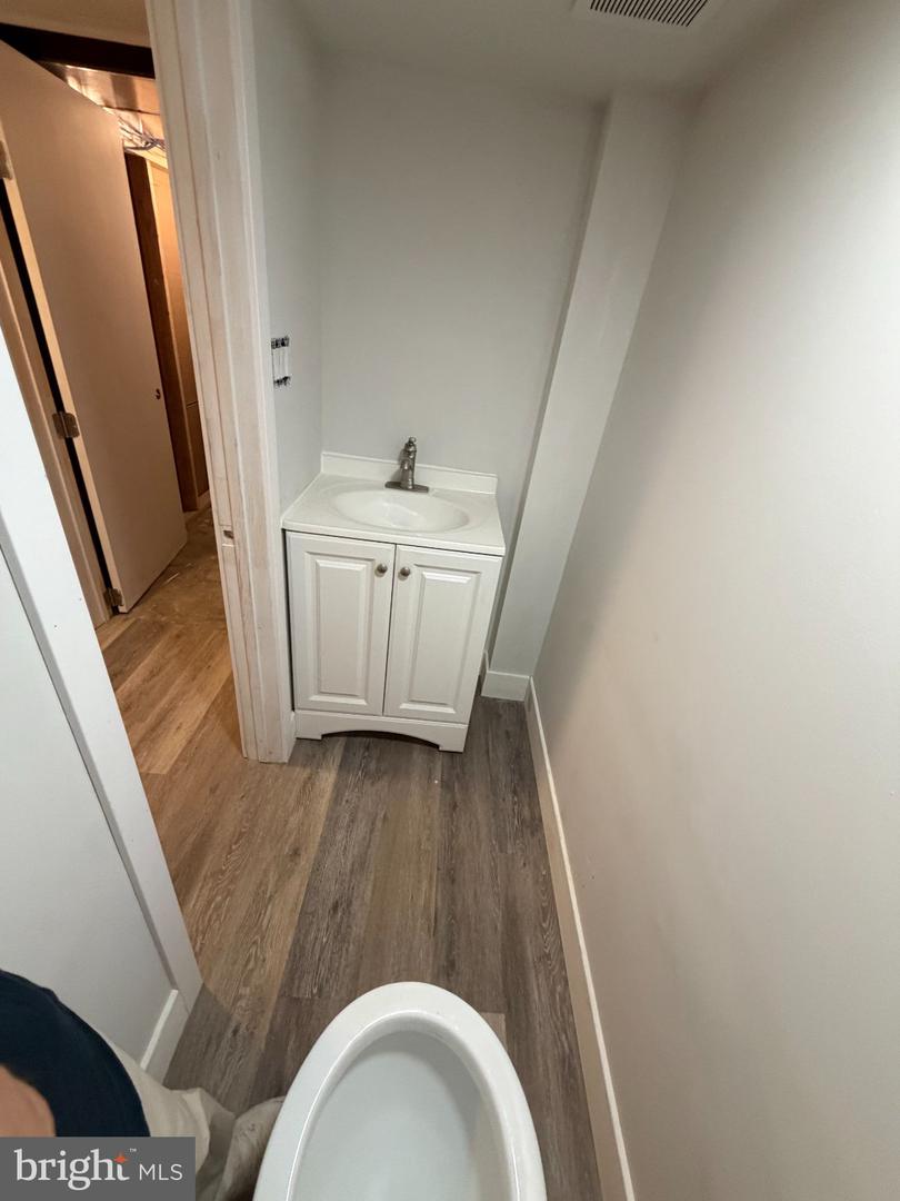 2131 E Monmouth St Property Photo 23