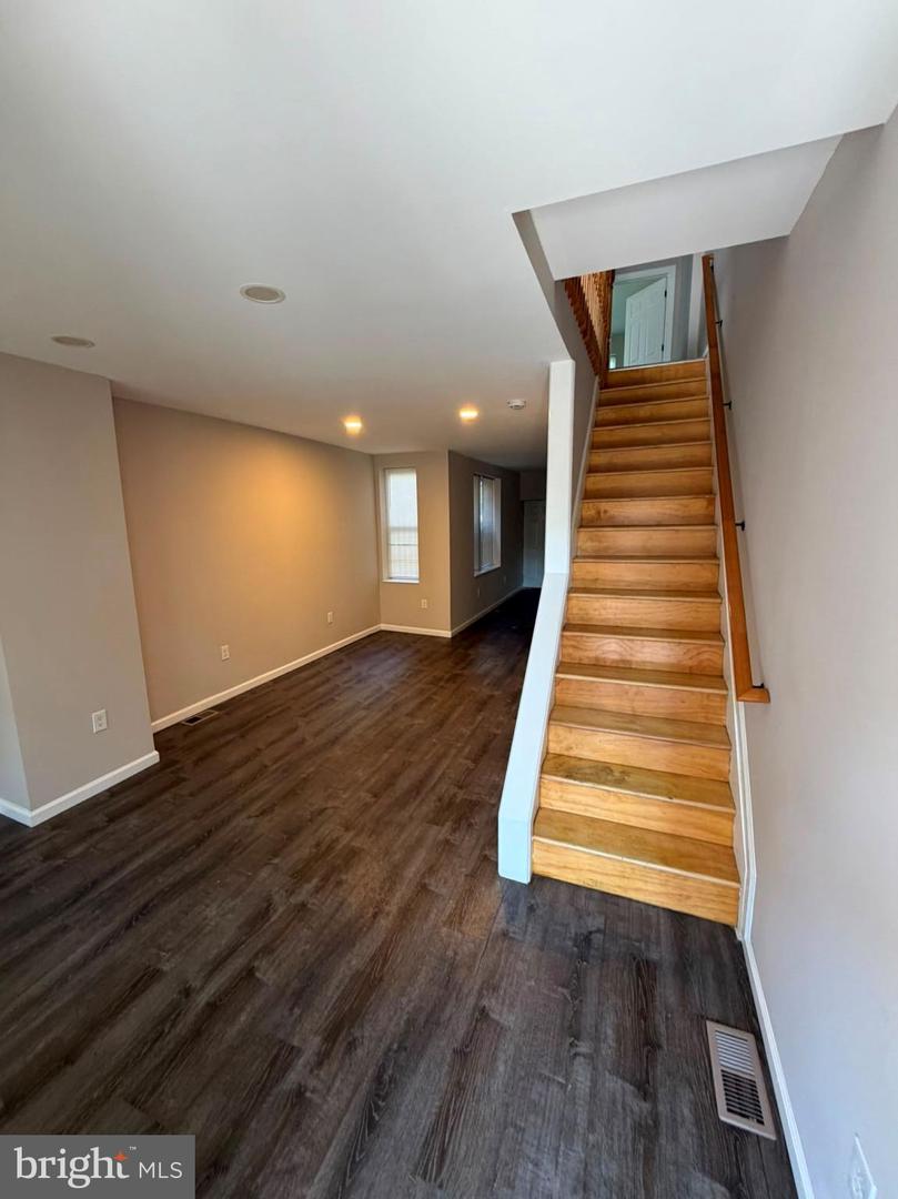 720 S Ithan St Property Photo 4