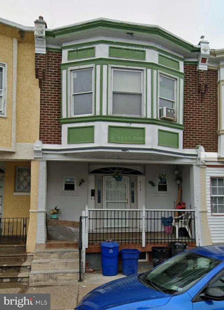415 W Annsbury St Property Photo 1