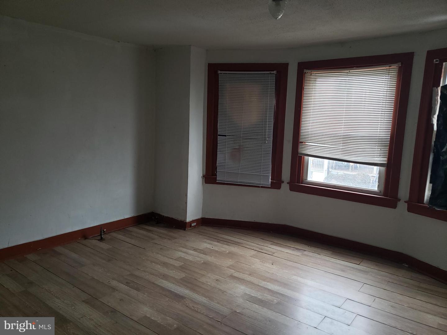 415 W Annsbury St Property Photo 15