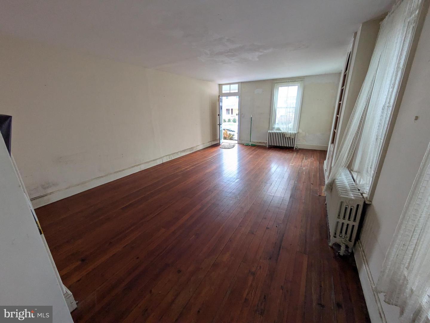 205 E Evergreen Ave Property Photo 5