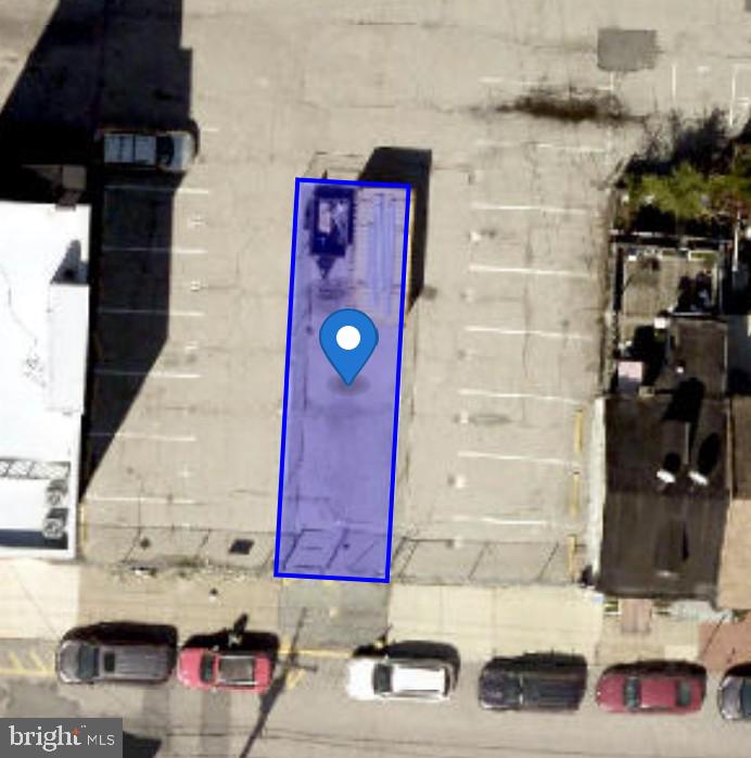 1019 Buttonwood St Property Photo 3