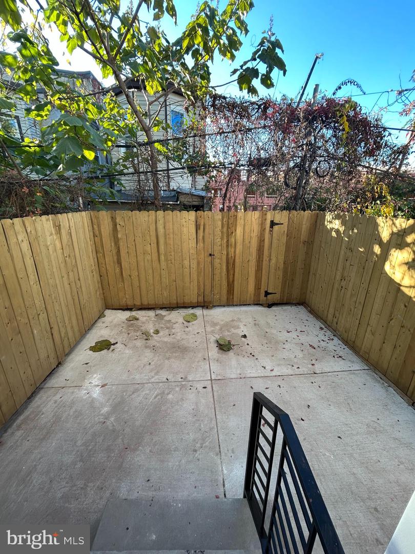 2408 Turner St Property Photo 4