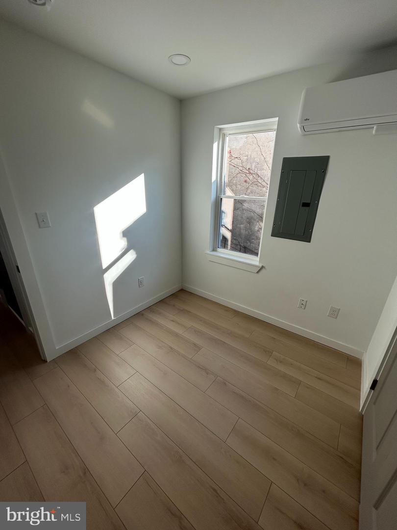 2408 Turner St Property Photo 6