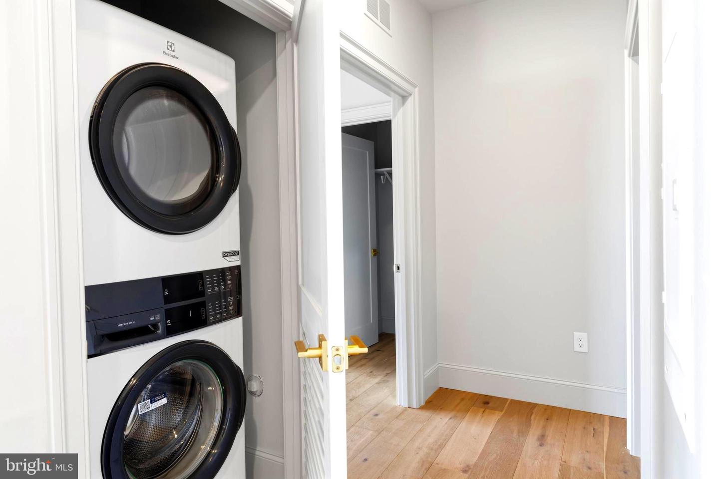 8623 Germantown Ave #201 Property Photo 15