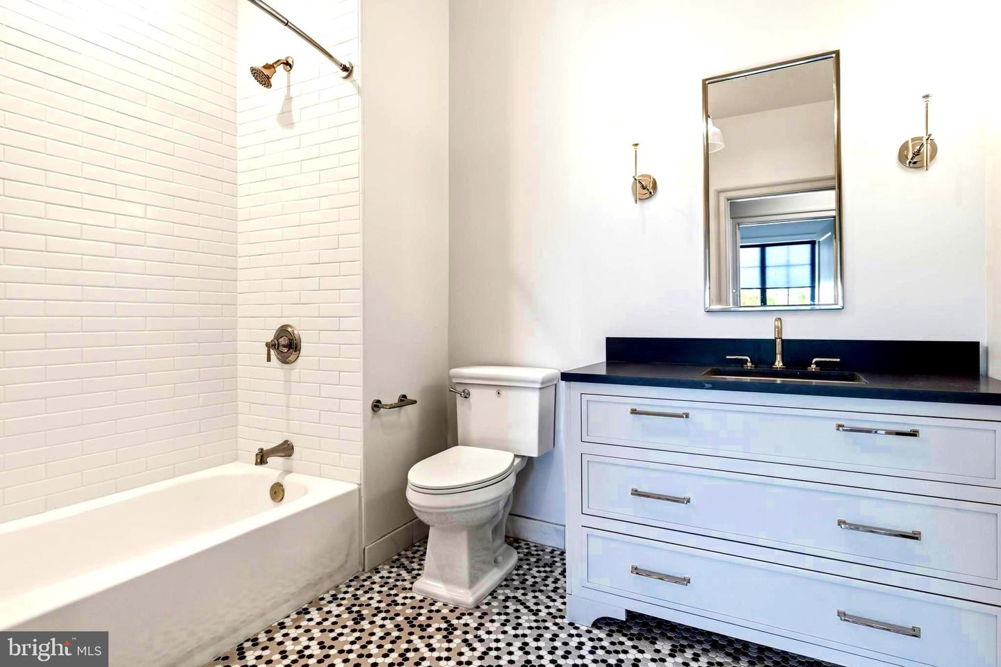 8623 Germantown Ave #201 Property Photo 16