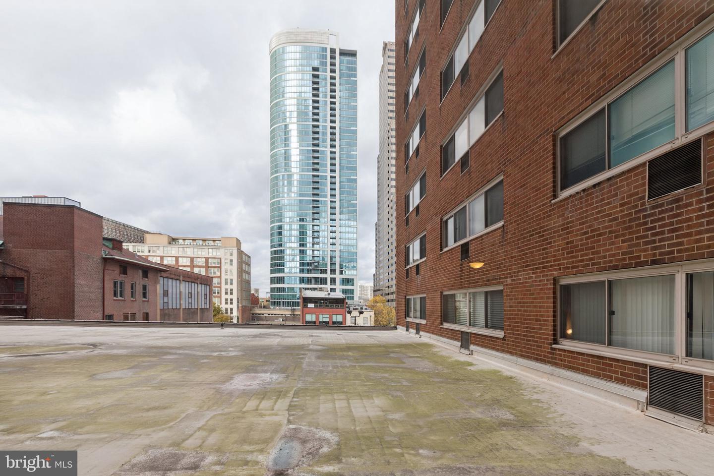 2101-17 Chestnut St #326 Property Photo 4