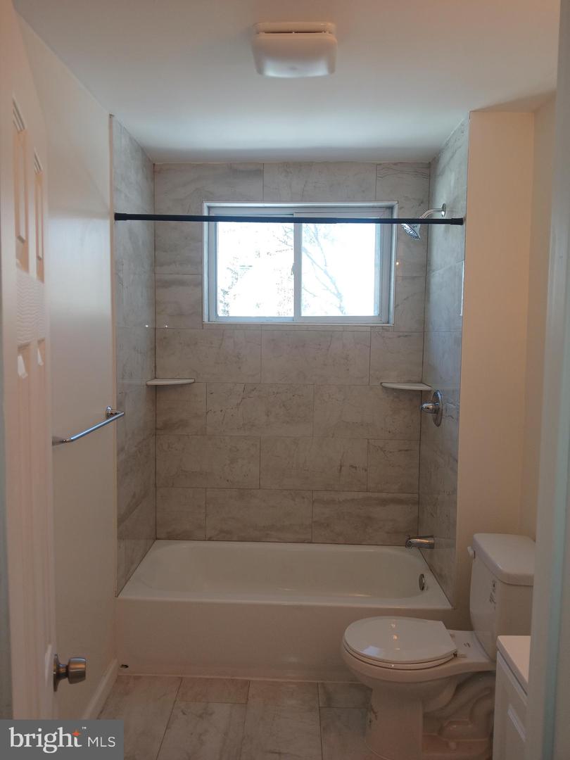 630 E Price St Property Photo 11