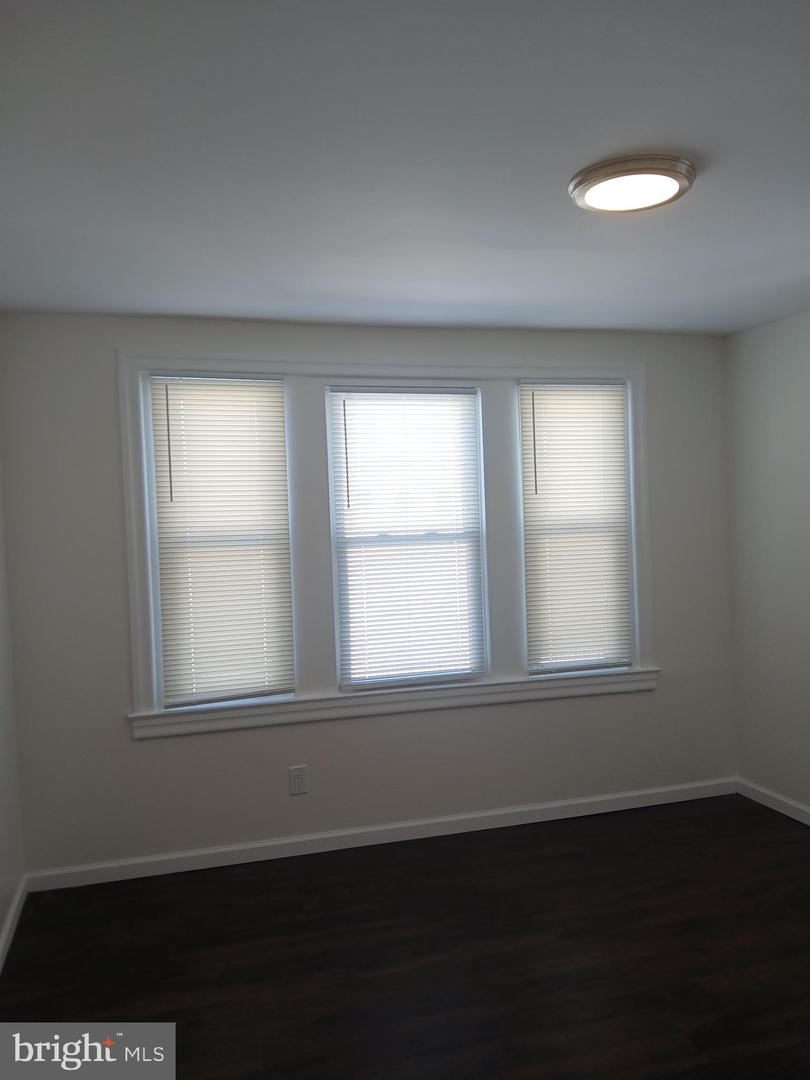 630 E Price St Property Photo 15