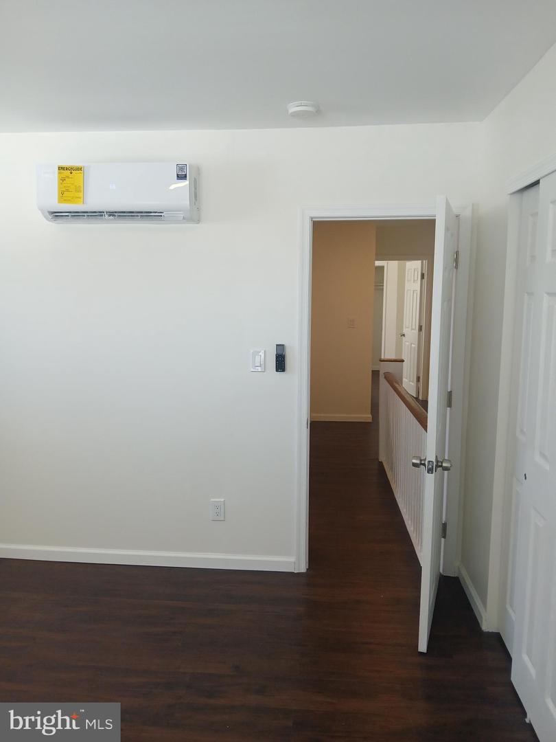 630 E Price St Property Photo 17