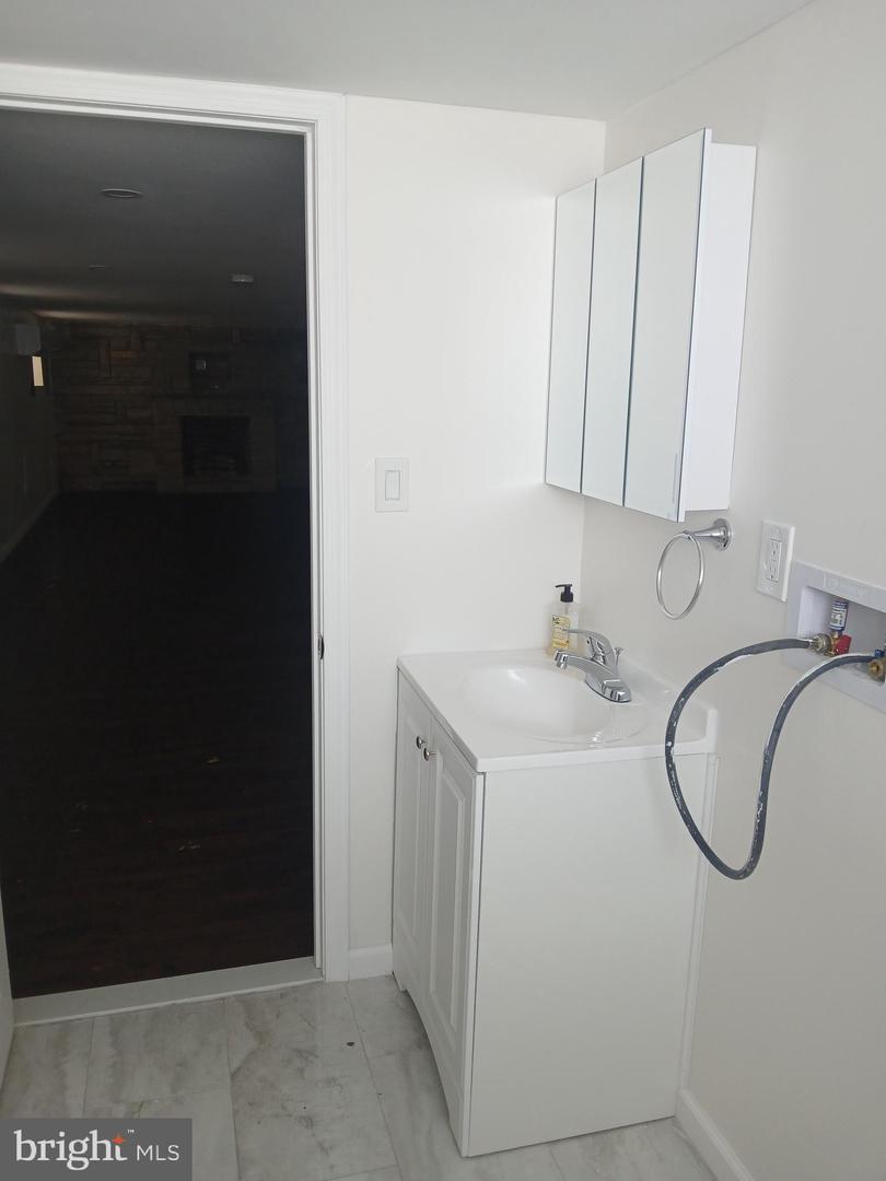 630 E Price St Property Photo 22