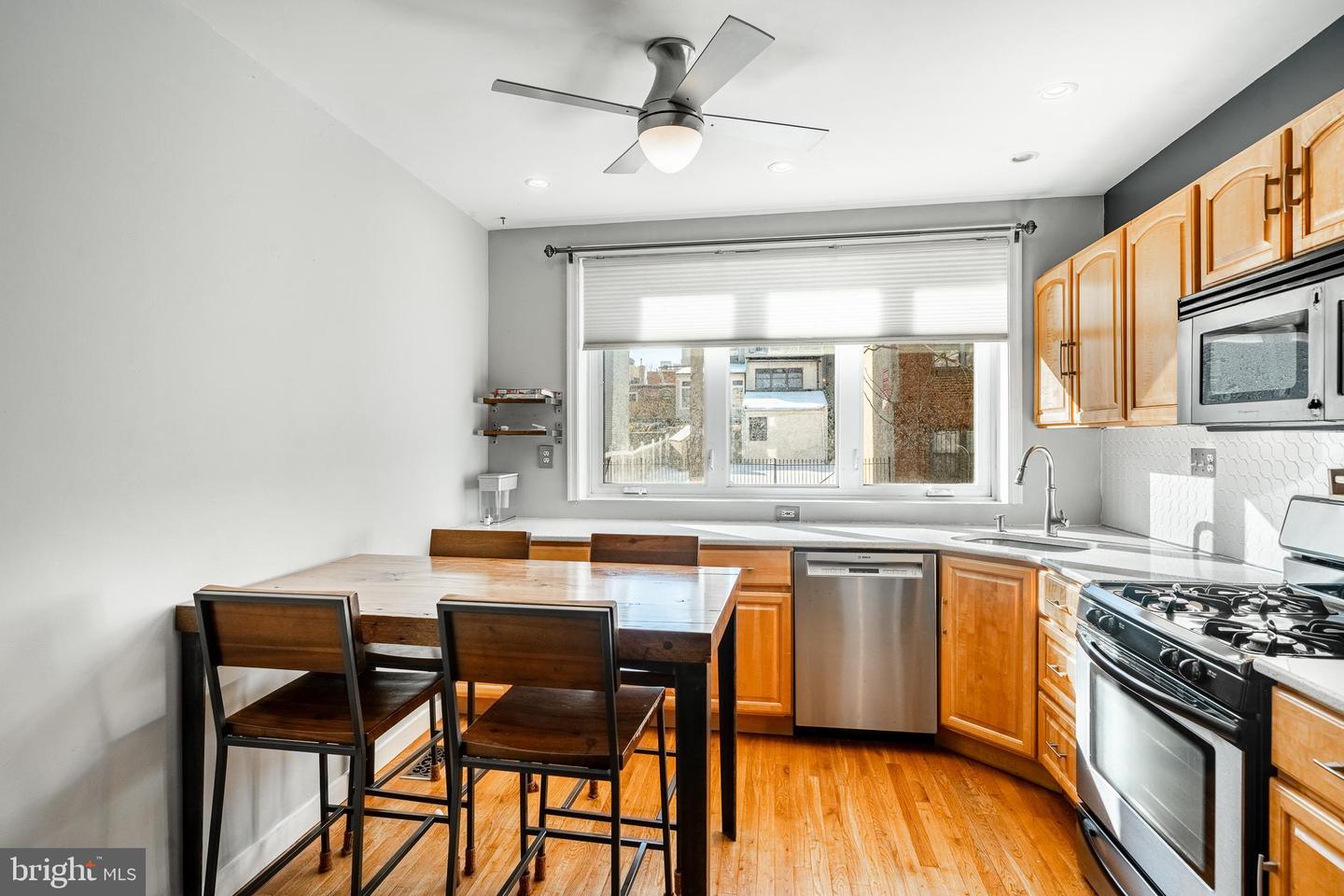 1815-00 Bainbridge St #1 Property Photo 5