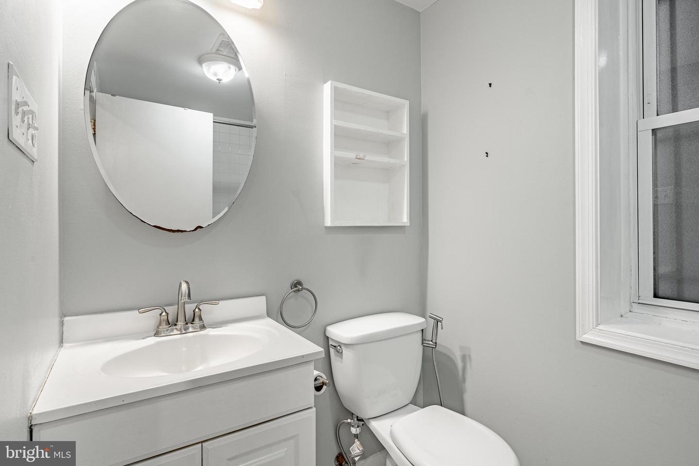 1815-00 Bainbridge St #1 Property Photo 8