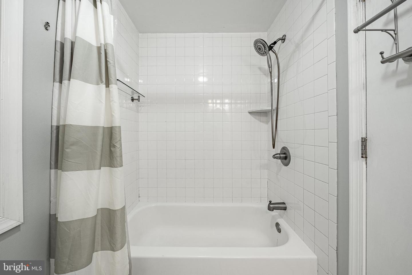 1815-00 Bainbridge St #1 Property Photo 9