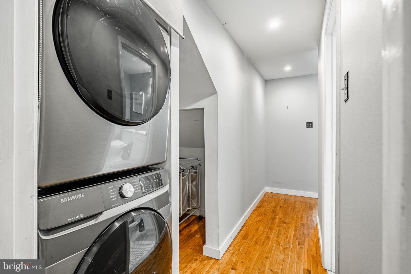 1815-00 Bainbridge St #1 Property Photo 12