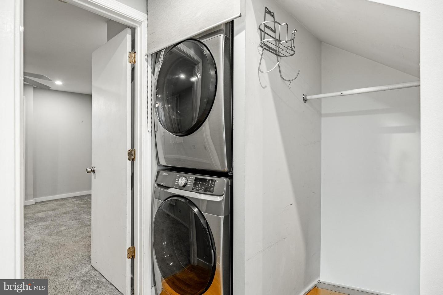 1815-00 Bainbridge St #1 Property Photo 13