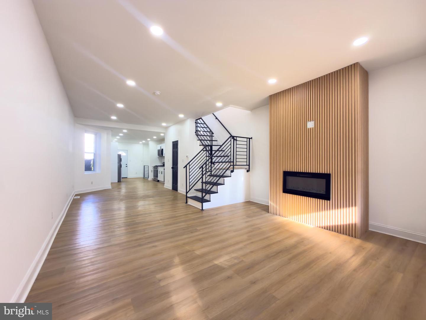 5237 Greenway Ave Property Photo 2