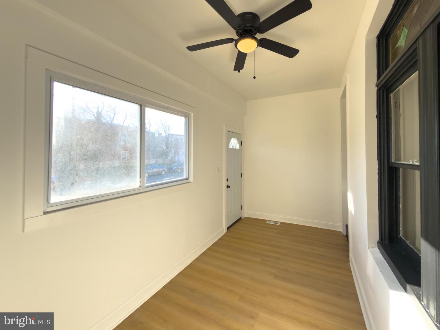 5237 Greenway Ave Property Photo 4