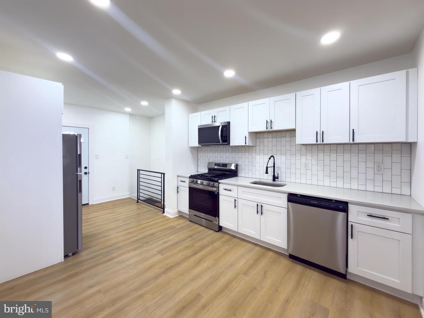 5237 Greenway Ave Property Photo 9