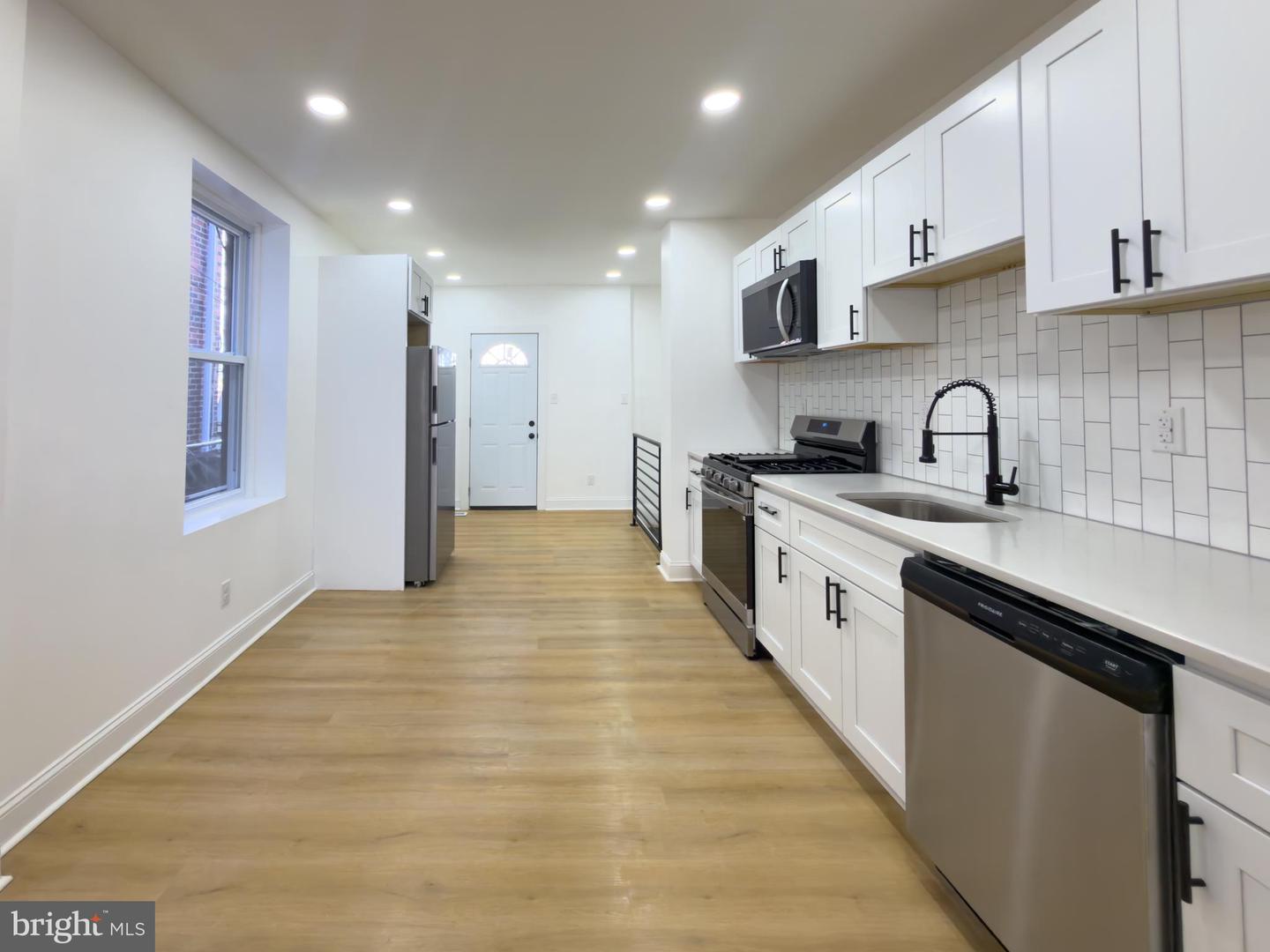 5237 Greenway Ave Property Photo 10