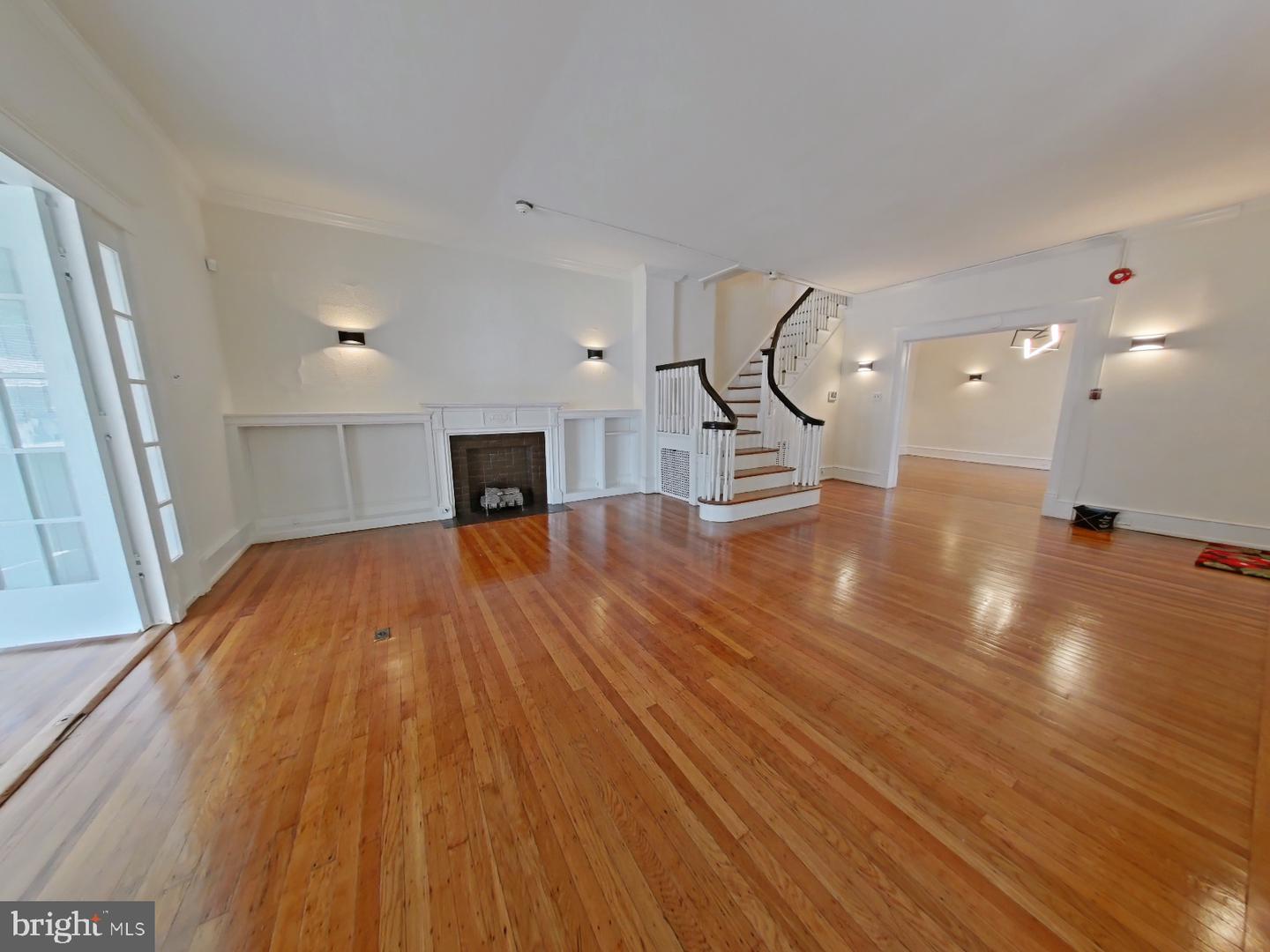 4845 Pulaski Ave Property Photo 17