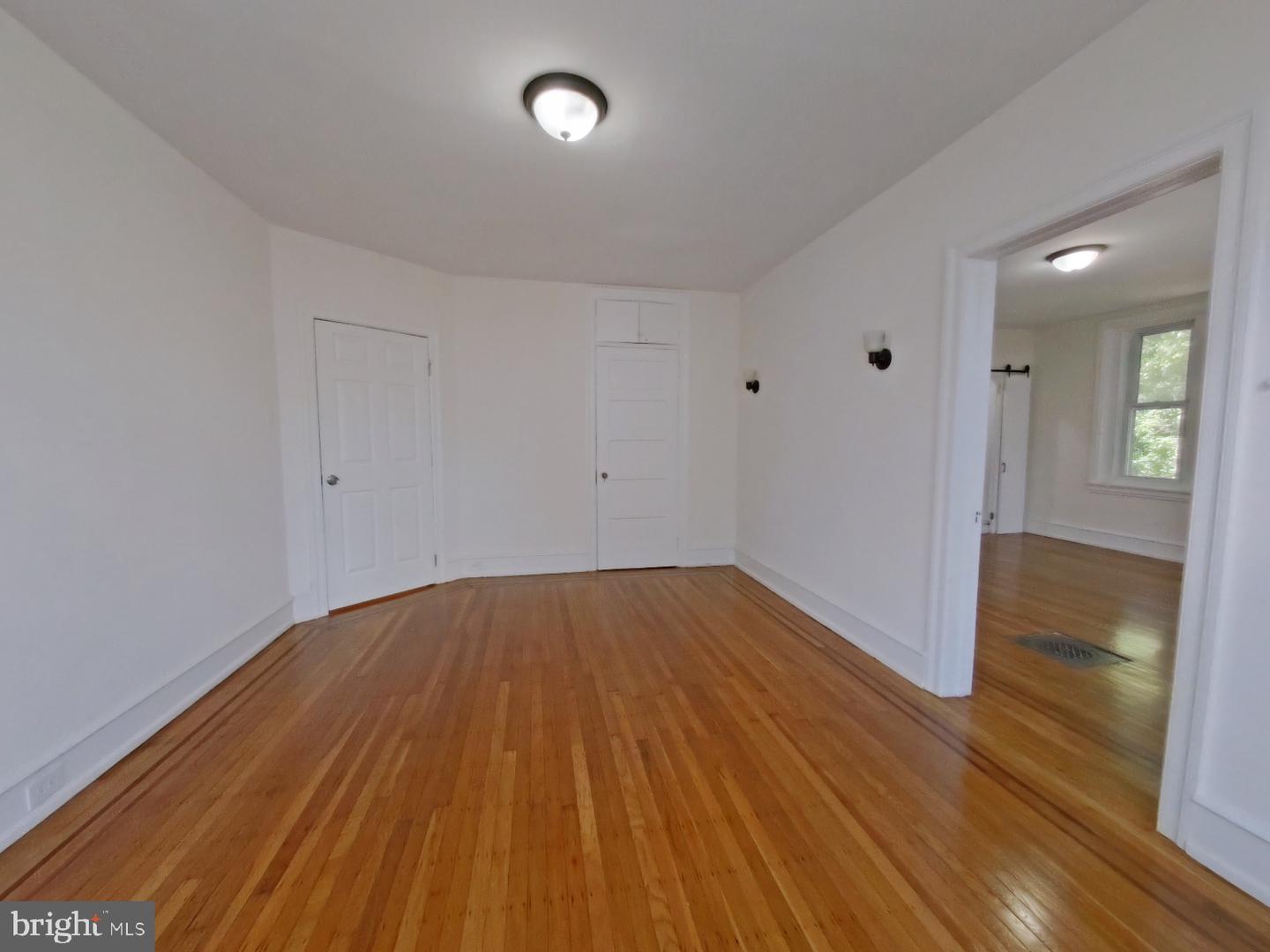 4845 Pulaski Ave Property Photo 26