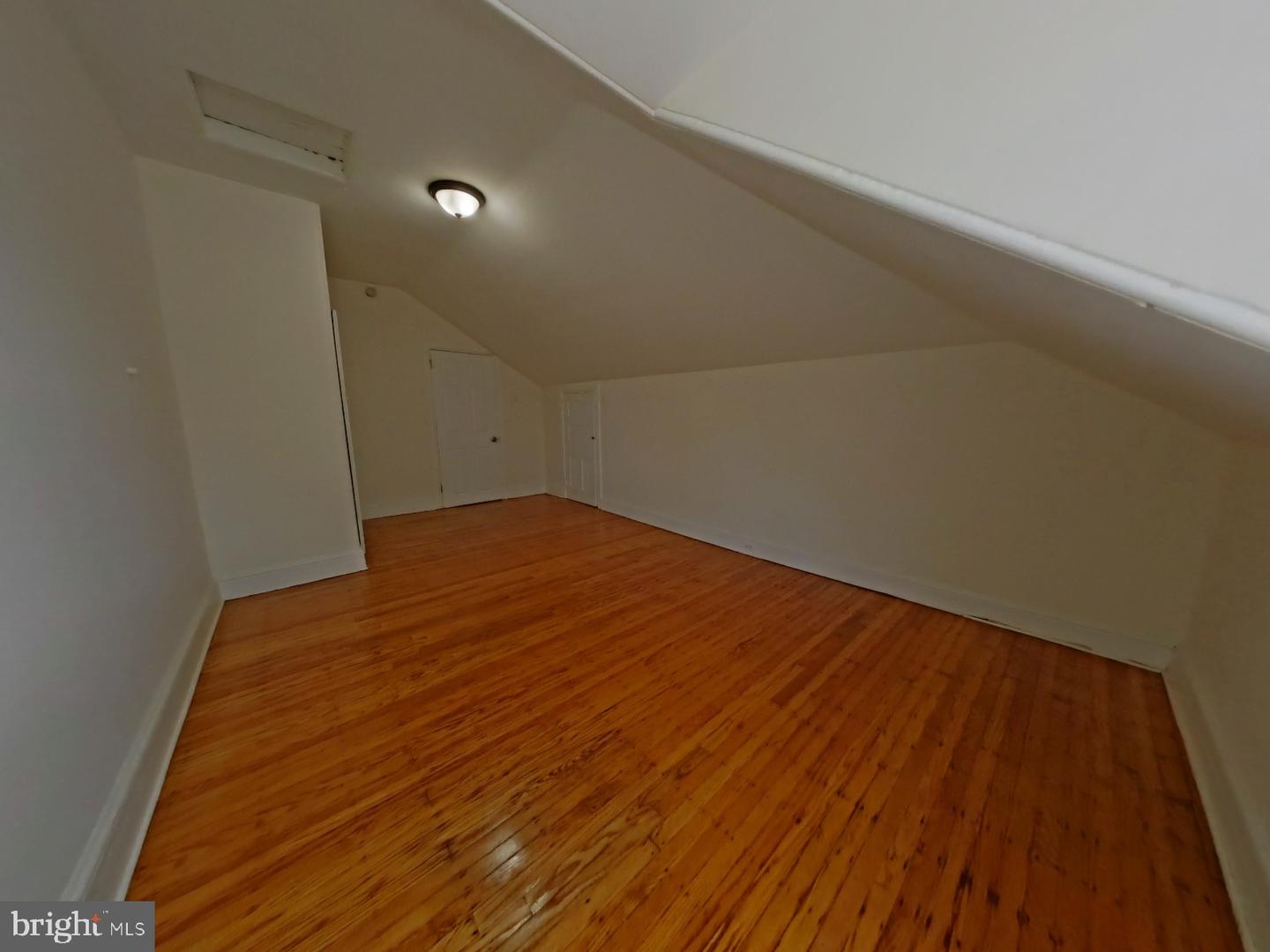 4845 Pulaski Ave Property Photo 29
