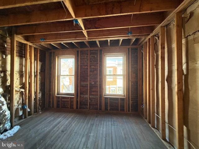 1930 Hoffman St Property Photo 5