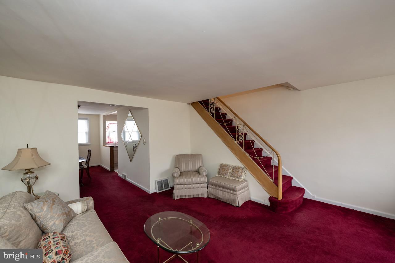 8648 Rugby St Property Photo 5
