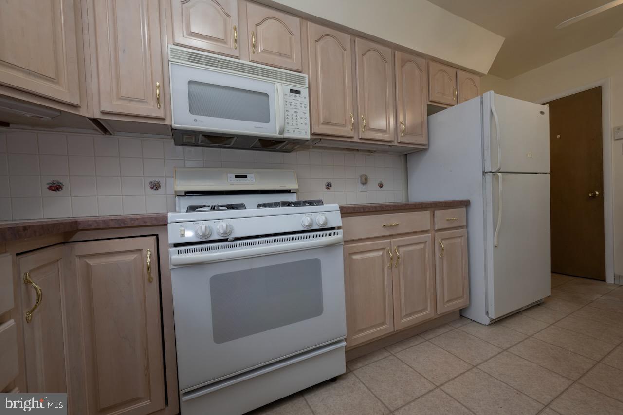 8648 Rugby St Property Photo 25