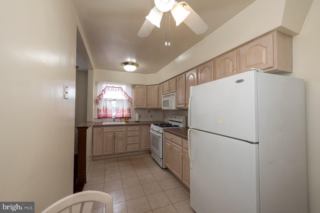 8648 Rugby St Property Photo 27