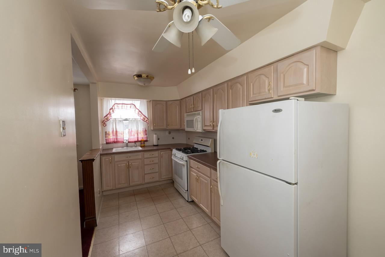 8648 Rugby St Property Photo 30