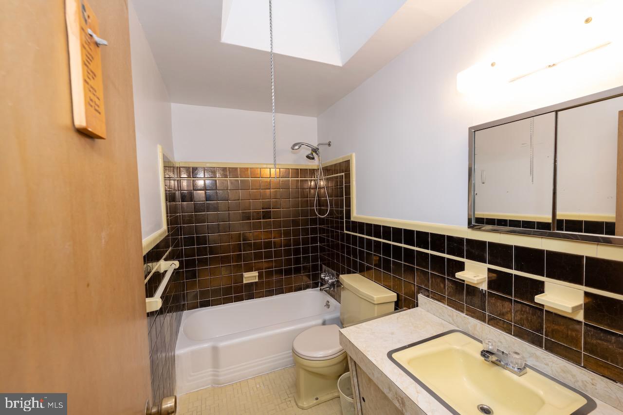 8648 Rugby St Property Photo 42