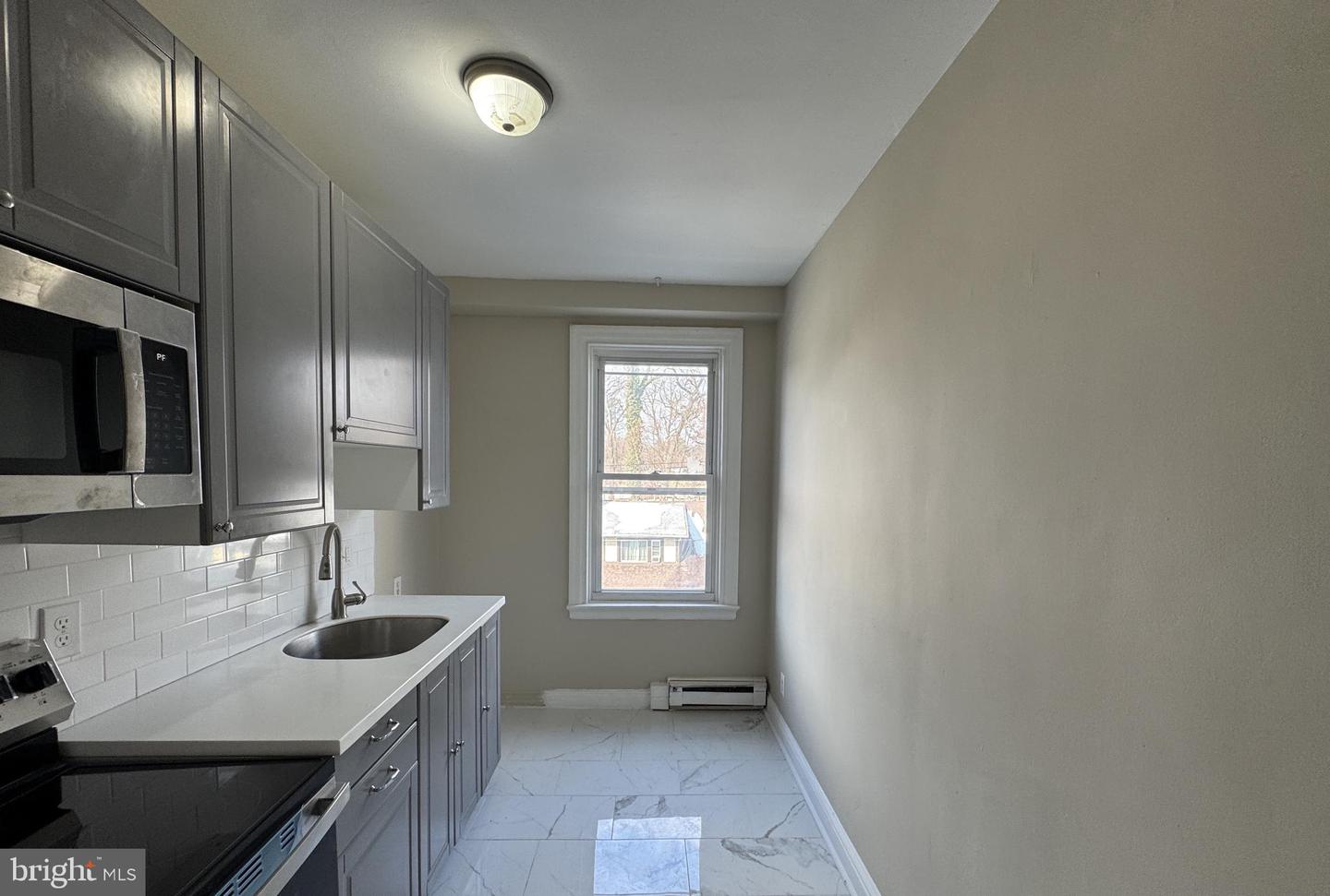 400-14 W Hortter St #301 Property Photo 9